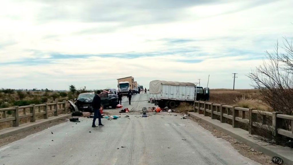Accidente múltiple en Córdoba dejó dos muertos y&nbsp;heridos