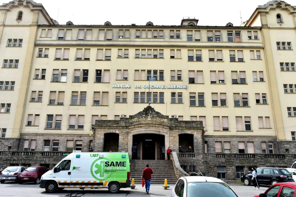 Hallan muerto a un enfermero en un hospital y buscan determinar qué ocurrió